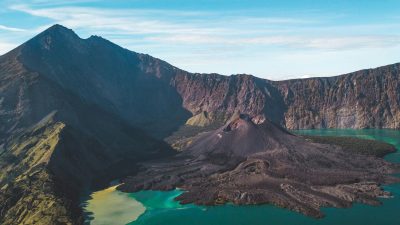 Ilustrasi Gunung Rinjani, Kecelakaan Pendaki Rinjani: Jalur Segara Anak Berbahaya.