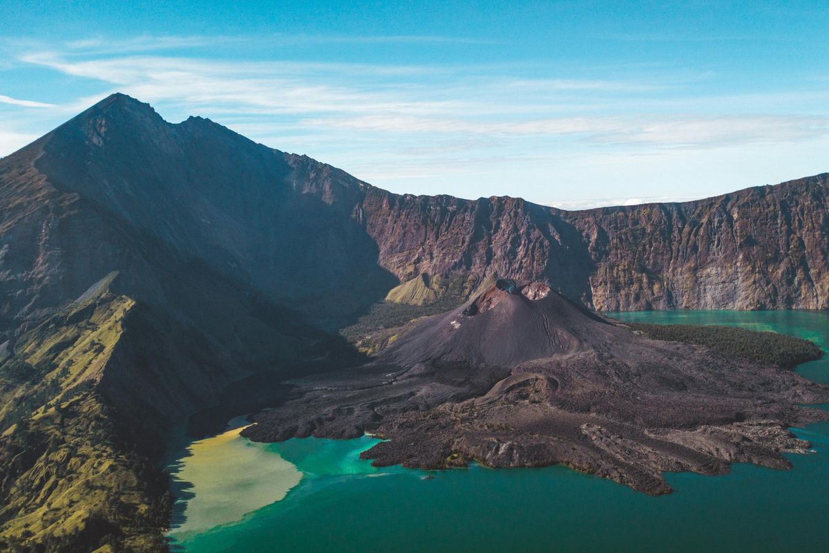 Ilustrasi Gunung Rinjani, Kecelakaan Pendaki Rinjani: Jalur Segara Anak Berbahaya.