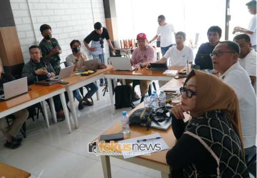 Rapat Program 100 Hari Gorut dimatangkan Bupati Thariq Modanggu dan Wabup Nurjanah Yusuf.
