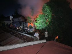 Kebakaran Rumah Terjadi di Jl. Dewi Sartika, Petugas Kesulitan menemukan Titik Api