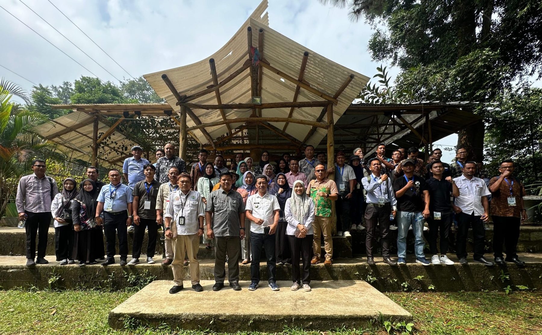 Workshop Kolaborasi Ketahanan dan Penghidupan Masyarakat dalam Sistem Pendampingan Desa di Desa Sukaresmi, Kecamatan Megamendung, Kabupaten Bogor.