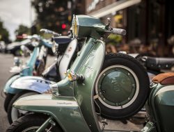 Vespa PX 150: Ikon Klasik yang Tak Lekang Waktu dan Tetap Digilai Generasi Sekarang