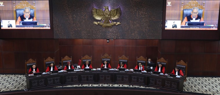 Majelis Hakim Konstitusi dalam Sidang Pengucapan Putusan Nomor 135/PUU-XXII/2024 yang digelar pada Kamis (26/6) di Ruang Sidang Pleno MK