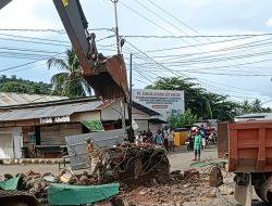 “Jagung Sudah Panen!” Ikon Kebanggaan Boalemo Resmi Dirobohkan.