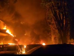 Demo Ricuh di Makassar, Gedung DPRD Hangus Terbakar