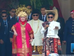 Joget Tabola Bale di Istana Merdeka, Prabowo Ikut Bergoyang Meriahkan HUT RI