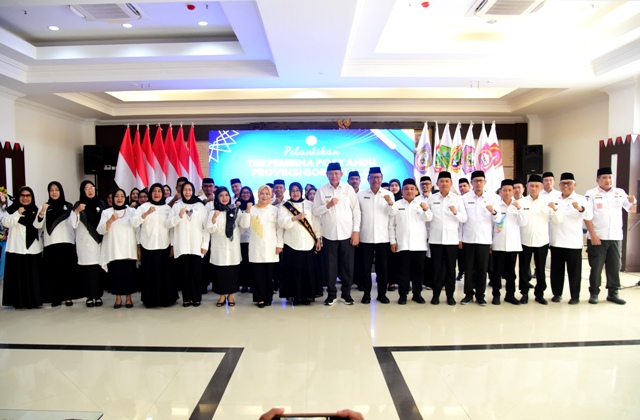 Gubernur Gusnar Ismail melantik TP Posyandu Provinsi Gorontalo periode 2025-2030 di aula rumah jabatan gubernur, Rabu (13/8/2025). (Foto : Humas Kominfo)