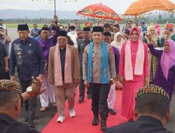 Penyambutan Adat Mopotilolo Kapolda Gorontalo