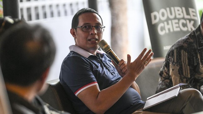 Kepala PCO Hasan Nasbi menyebut Presiden Prabowo Subianto takkan membela bawahannya yang diduga melakukan korupsi, termasuk Wamenaker Immanuel Ebenezer (Noel). (ANTARA FOTO/Hafidz Mubarak A).