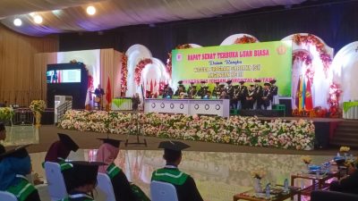 Danial Ibrahim Tekankan Peran Alumni dalam Kemandirian Daerah pada Wisuda Universitas Ichsan Gorontalo Utara. Foto (Istimewa)