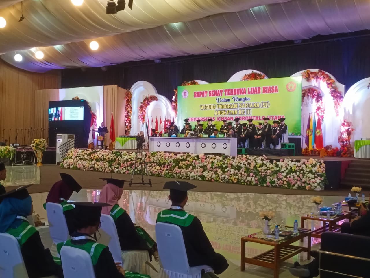 Danial Ibrahim Tekankan Peran Alumni dalam Kemandirian Daerah pada Wisuda Universitas Ichsan Gorontalo Utara. Foto (Istimewa)
