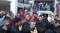 Koalisi Keluarga Korban Gelar Aksi Solidaritas untuk Jeksen di UNG. Foto : Redaksi Fokus News)