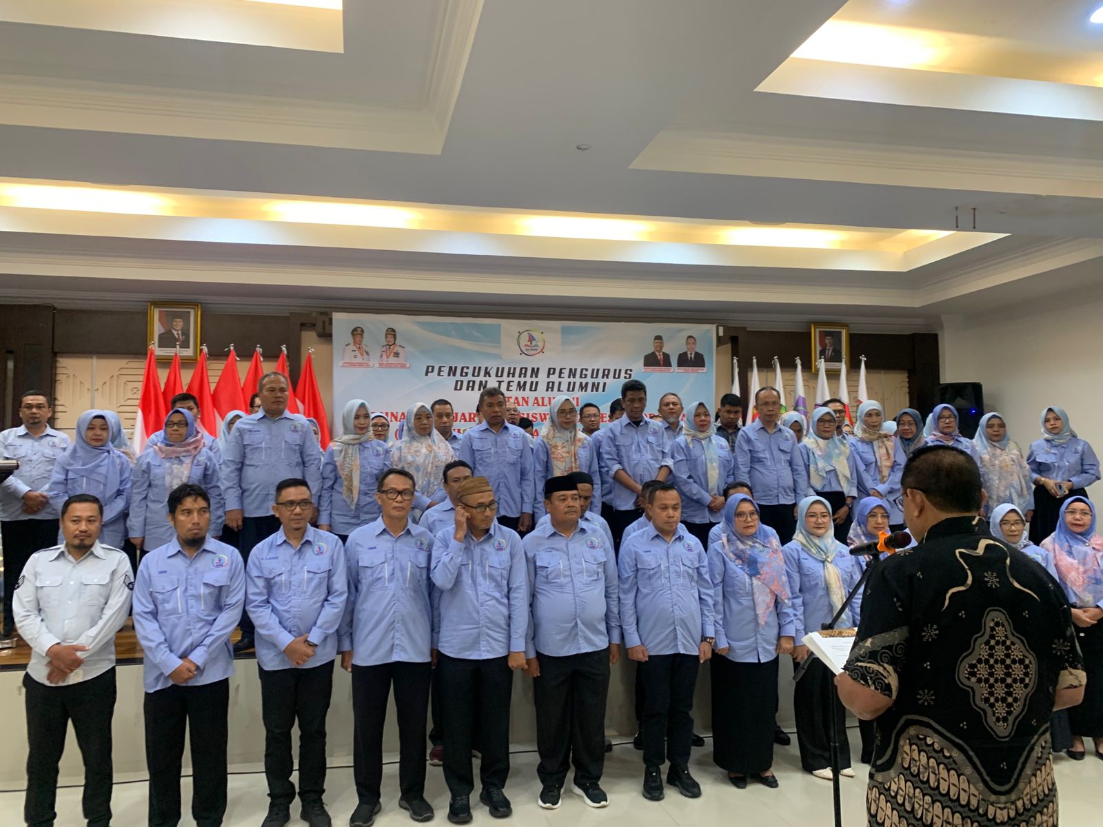 Momen Pengukuhan IKA HPMIG Makassar yang Dipimpin oleh Gubernur Gorontalo Gusnar Ismail (Foto: Alkap Prayoga/ Fokusnews) Ahad (5/10/25)