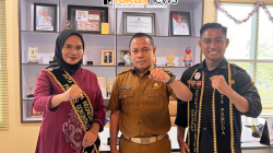 Kepala Dinas Pemuda dan Olahraga Provinsi Gorontalo, Danial Ibrahim, menerima secara resmi kedatangan dua pemuda asal Gorontalo yang telah menyelesaikan tugas sebagai peserta Program Pertukaran Pemuda Antar Provinsi (PPAP) Tahun 2025. Dokumen (FOKUSNEWS))