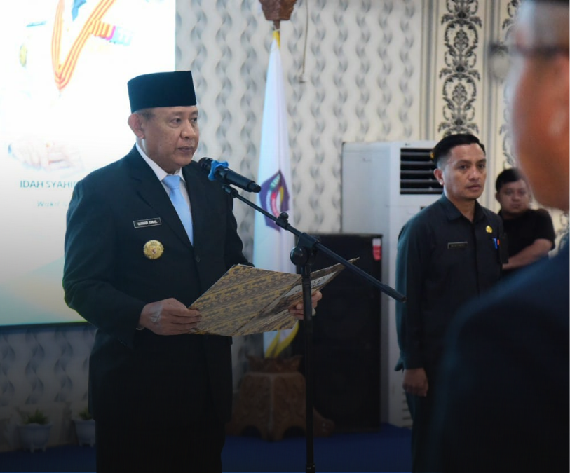 Gubernur Gorontalo Gusnar Ismail saat memberikan sambutan pada pelantikan Pejabat Pimpinan Tinggi Pratama di Kantor Gubernuran, Senin, (12/1/2026). Foto – Diskominfotik.