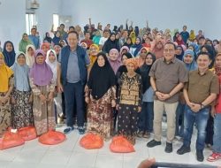 Perjuangan Hamzah Idrus Berbuah Manis, 1.116 Paket Pangan Disalurkan untuk Warga Bone Pesisir